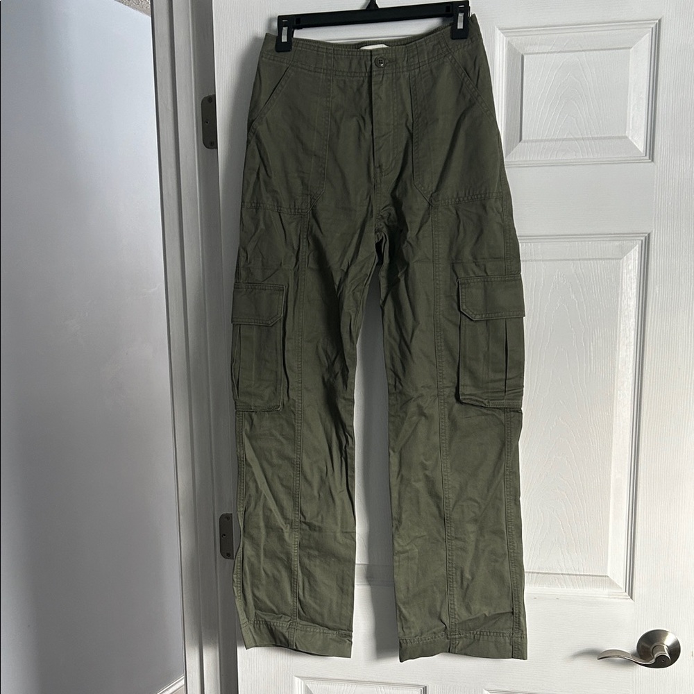 Abercrombie & Fitch Women’s Army Green Cargo Pants